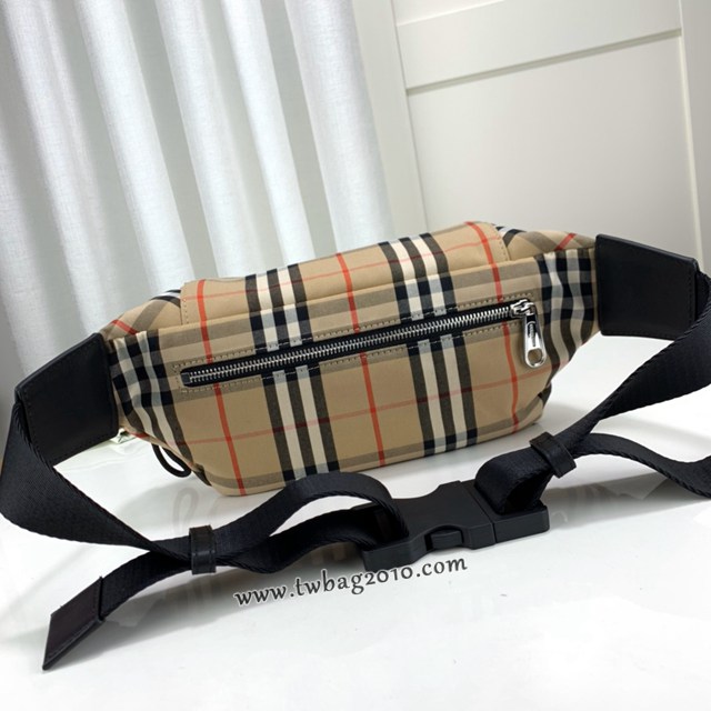 Burberry專門店新款休閒腰包 巴寶莉拼色尼龍材質男女款腰包挎包 yxb1151